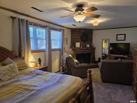 Bedroom - 1410 E Locust St, Canton, IL 61520 photo 8 of 10