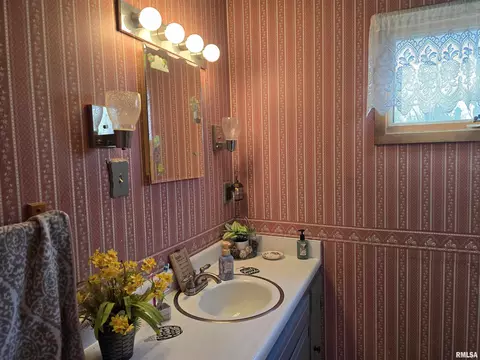 Bath - 1410 E Locust St, Canton, IL 61520 photo 1 of 7