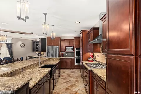 Kitchen - 1017 S Copperpoint Dr, Dunlap, IL 61525 photo 5 of 10