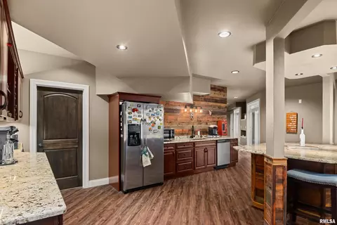 Kitchen - 1017 S Copperpoint Dr, Dunlap, IL 61525 photo 10 of 10