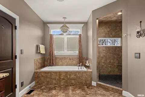 Bath - 1017 S Copperpoint Dr, Dunlap, IL 61525 photo 1 of 8