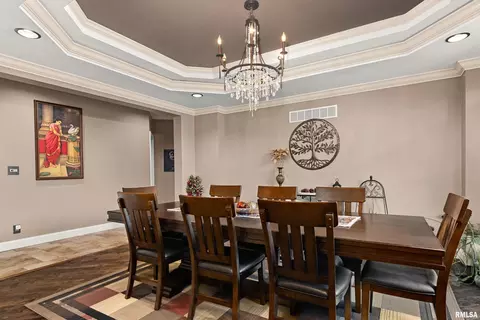 Dining - 1017 S Copperpoint Dr, Dunlap, IL 61525 photo 4 of 9