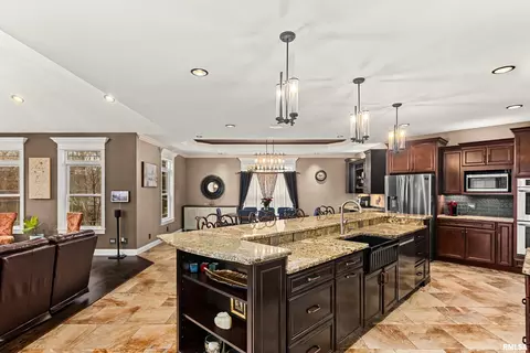Kitchen - 1017 S Copperpoint Dr, Dunlap, IL 61525 photo 4 of 10