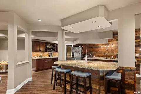 Kitchen - 1017 S Copperpoint Dr, Dunlap, IL 61525 photo 9 of 10