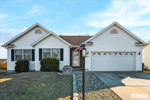 1930 Cobblestone Ave, Washington, IL 61571