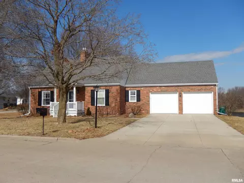Exterior - 1418 Joseph St, Macomb, IL 61455 photo 3 of 11