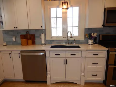Kitchen - 1418 Joseph St, Macomb, IL 61455 photo 6 of 9