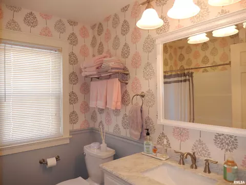 Bath - 1418 Joseph St, Macomb, IL 61455 photo 6 of 9
