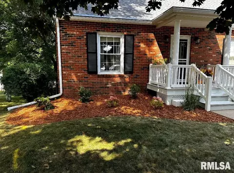 Exterior - 1418 Joseph St, Macomb, IL 61455 photo 6 of 11