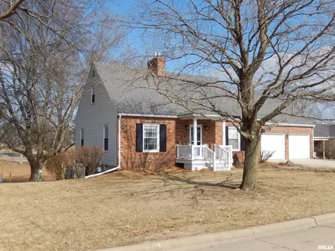 Exterior - 1418 Joseph St, Macomb, IL 61455 photo 2 of 11
