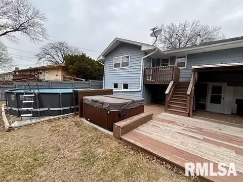 Exterior - 103 Penny Ln, Macomb, IL 61455 photo 2 of 2
