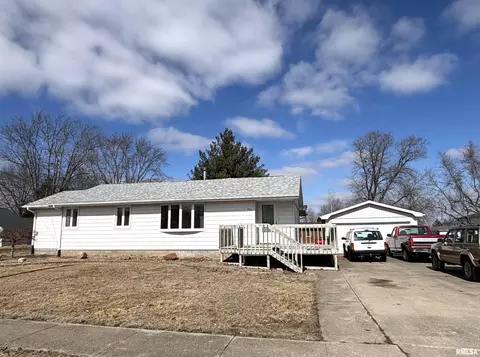 701 W High St, Elmwood, IL 61529