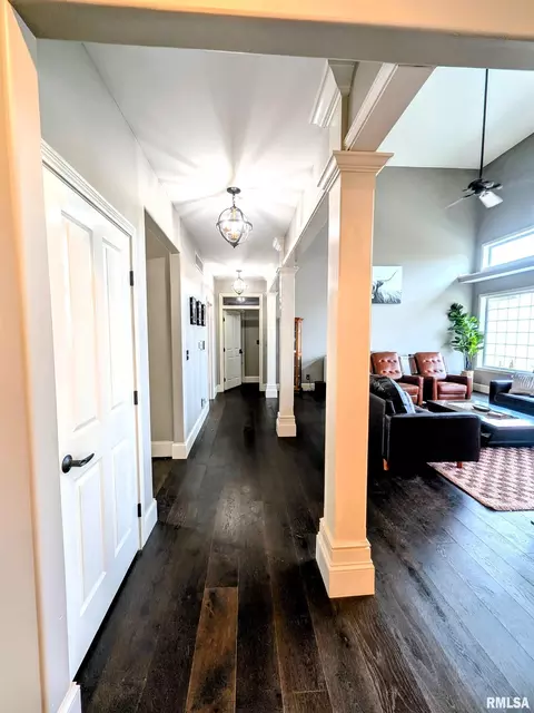 Entry Way - 703 Mayfair Ct, Germantown Hills, IL 61548 photo 3 of 3