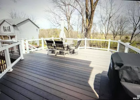 Exterior - 703 Mayfair Ct, Germantown Hills, IL 61548 photo 2 of 3