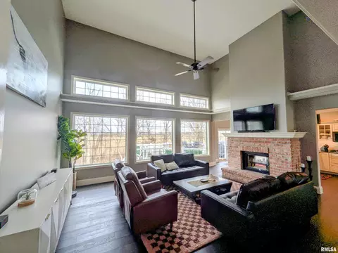 Living - 703 Mayfair Ct, Germantown Hills, IL 61548 photo 1 of 3