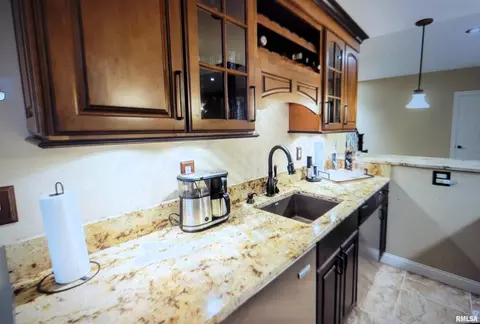 Kitchen - 703 Mayfair Ct, Germantown Hills, IL 61548 photo 6 of 6
