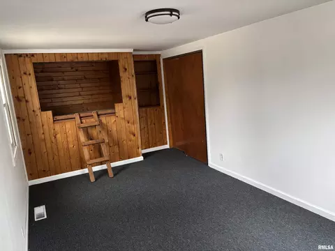 Bedroom - 302 E Murray St, Macomb, IL 61455 photo 3 of 4