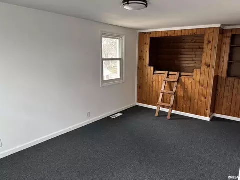 Living - 302 E Murray St, Macomb, IL 61455 photo 4 of 4