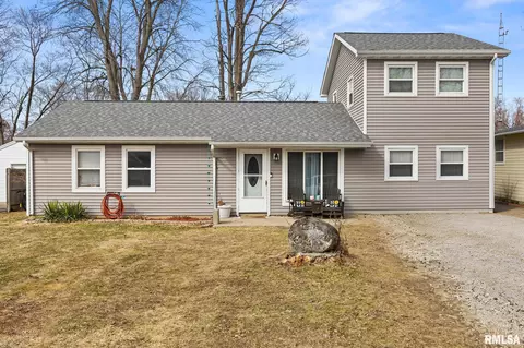 2236 E Linnhill Ln, Washington, IL 61571