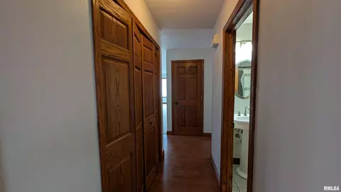 Entry Way - 1267 E Locust St, Canton, IL 61520 photo 1 of 2