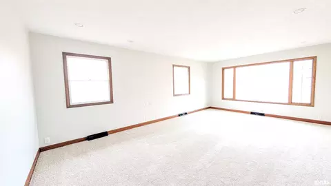 Living - 1267 E Locust St, Canton, IL 61520 photo 3 of 13