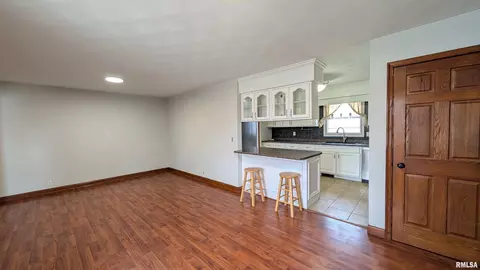 Living - 1267 E Locust St, Canton, IL 61520 photo 9 of 13