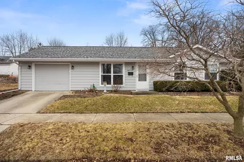 806 S Livingston St, Bloomington, IL 61701