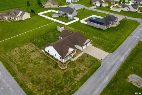 View/Area - 304 Eric Dr, Herrin, IL 62948 photo 1 of 2