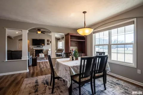 Dining - 304 Eric Dr, Herrin, IL 62948 photo 1 of 1