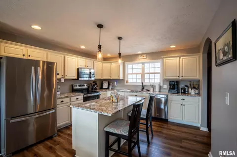 Kitchen - 304 Eric Dr, Herrin, IL 62948 photo 1 of 4
