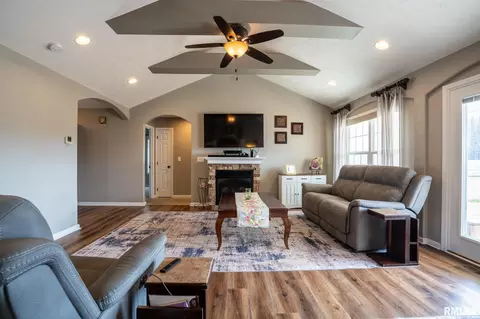 Other - 304 Eric Dr, Herrin, IL 62948 photo 2 of 11