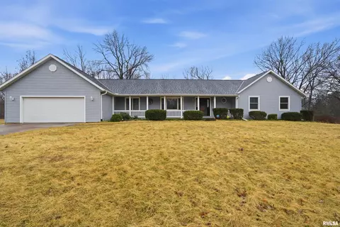 6 Woodhaven Ct, Metamora, IL 61548