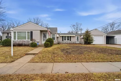1202 Amanda St, Pekin, IL 61554
