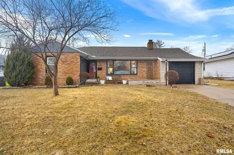 4119 Chelsea Pl, Peoria, IL 61614