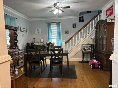 Dining - 506 Elm St, Canton, IL 61520 photo 1 of 2