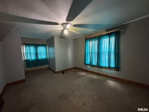 Bedroom - 506 Elm St, Canton, IL 61520 photo 3 of 4