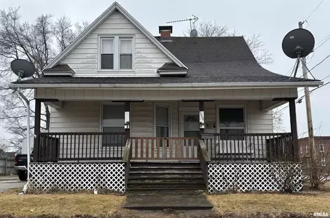 506 Elm St, Canton, IL 61520