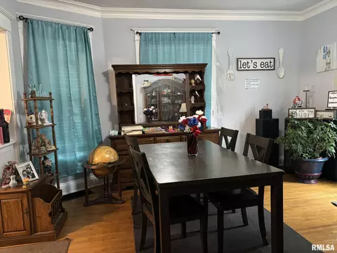 Dining - 506 Elm St, Canton, IL 61520 photo 2 of 2