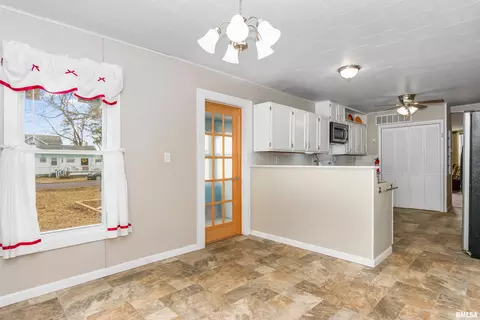 102 S Eastern Ave, Minier, IL 61759 photo 20