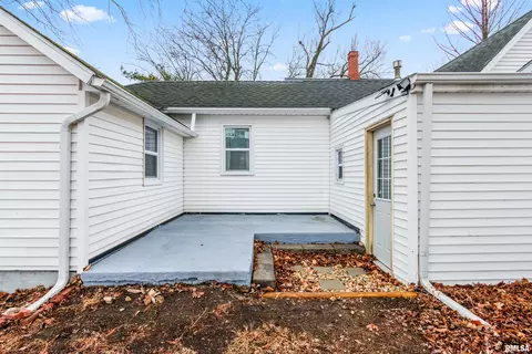 102 S Eastern Ave, Minier, IL 61759 photo 34