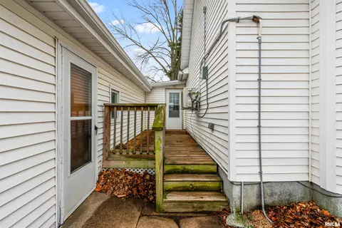 102 S Eastern Ave, Minier, IL 61759 photo 31
