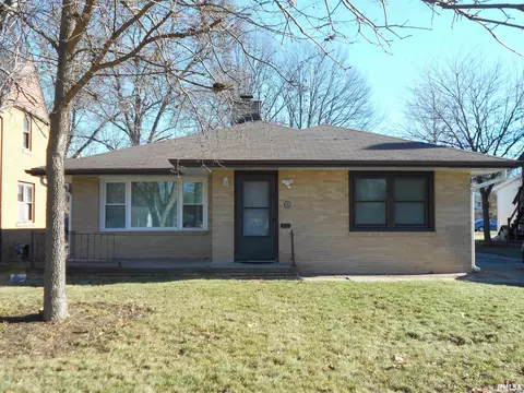 305 N Ward St, Macomb, IL 61455