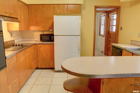 Kitchen - 305 N Ward St, Macomb, IL 61455 photo 2 of 4
