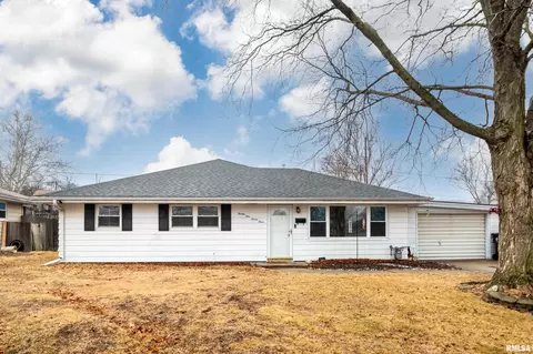 2133 N Wellington Dr, Peoria, IL 61604