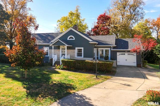 303 S Harris St, Delavan, IL 61734