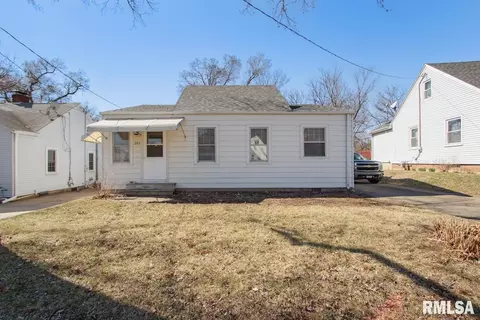 265 S Thorncrest Ave, Creve Coeur, IL 61610