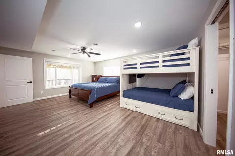 Bedroom - 12147 Pebble Point Rd, Marion, IL 62959 photo 11 of 11