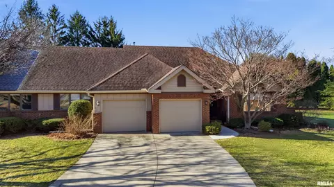 7221 N Charles Way, Peoria, IL 61614