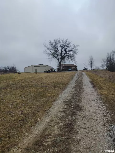 Exterior - 15701 E Highway 9, Canton, IL 61520 photo 3 of 11