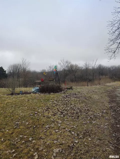 Exterior - 15701 E Highway 9, Canton, IL 61520 photo 2 of 11